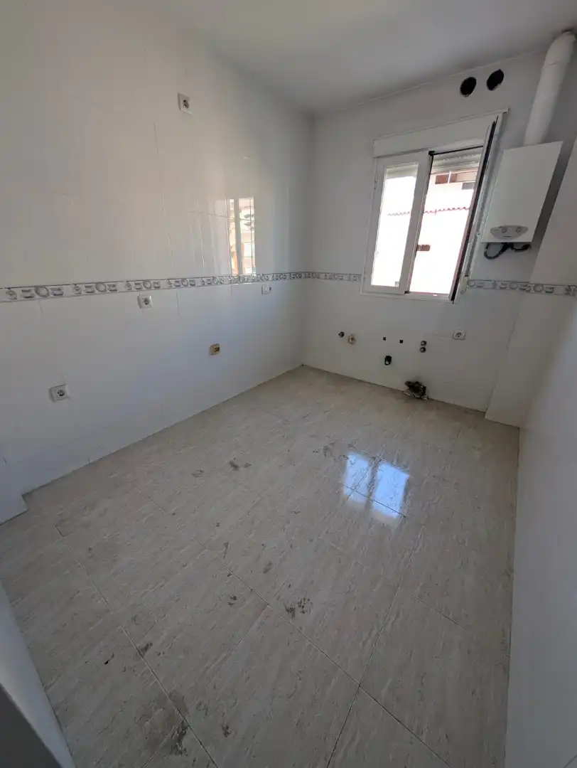 Küche von Wohnung zum Verkauf in Lucena mit Terrasse, Abstellraum und Balkon