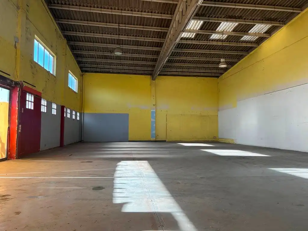 Nave industrial en venta en Lugo