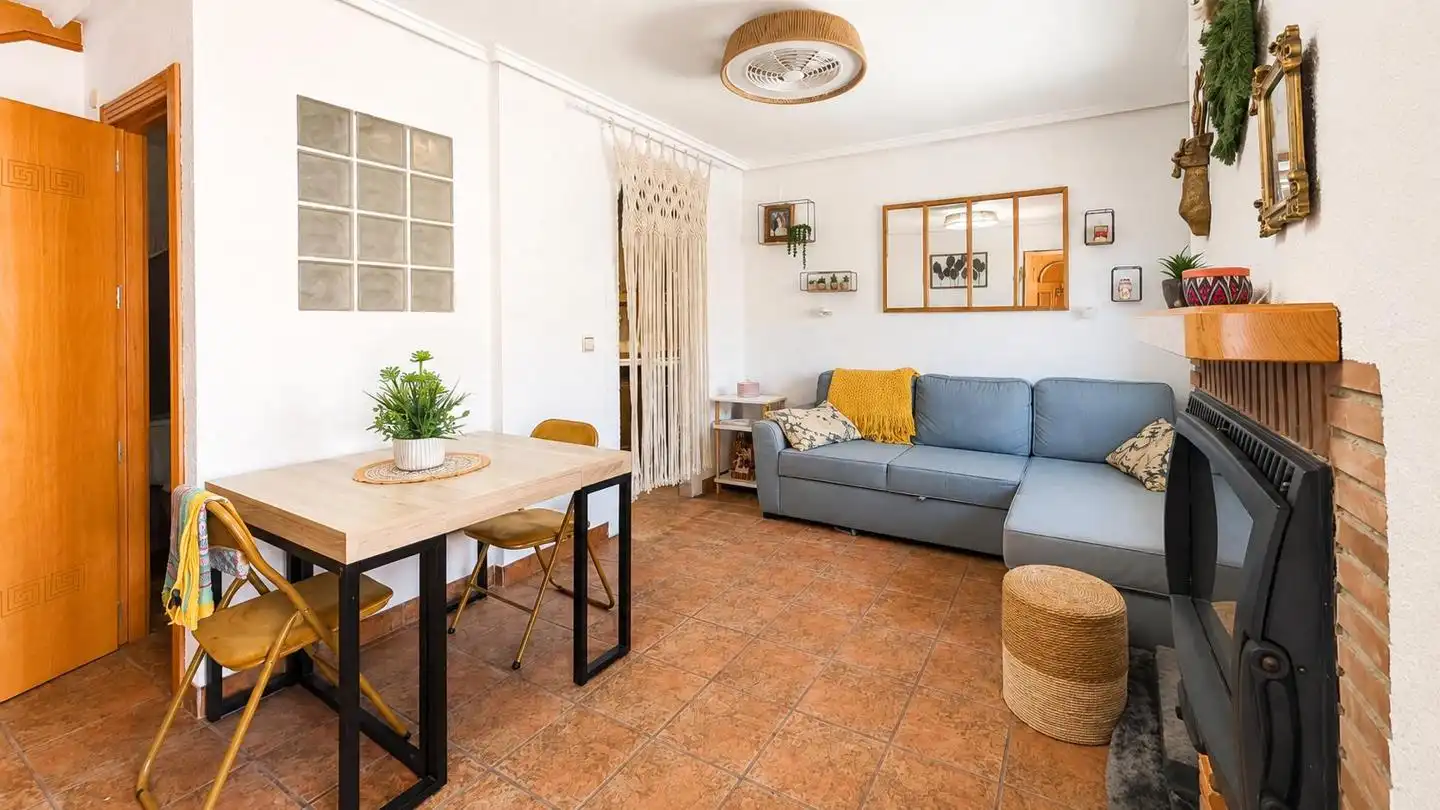 Sala de estar de Casa adosada en venta en Santa Pola con Aire acondicionado, Terraza y Amueblado