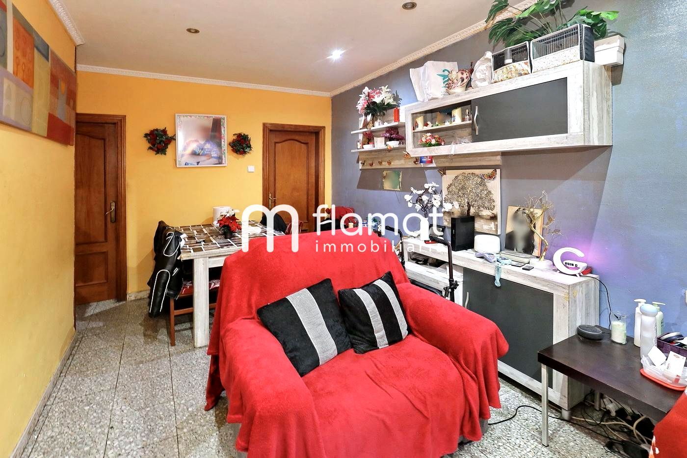 Sala d'estar de Pis en venda en Santa Coloma de Gramenet amb Terrassa