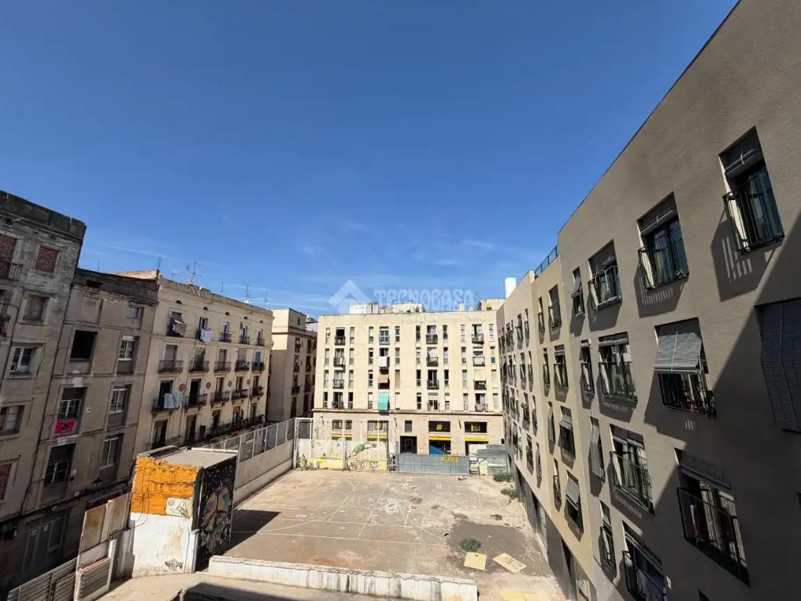 Vista exterior de Piso en venta en Barcelona