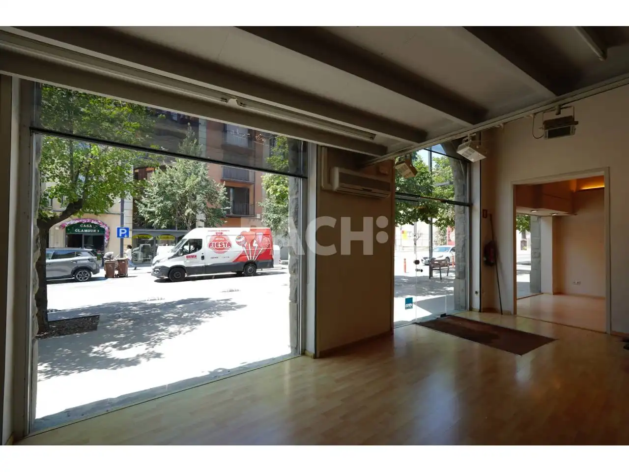 Commercial properties for rent in Vic
