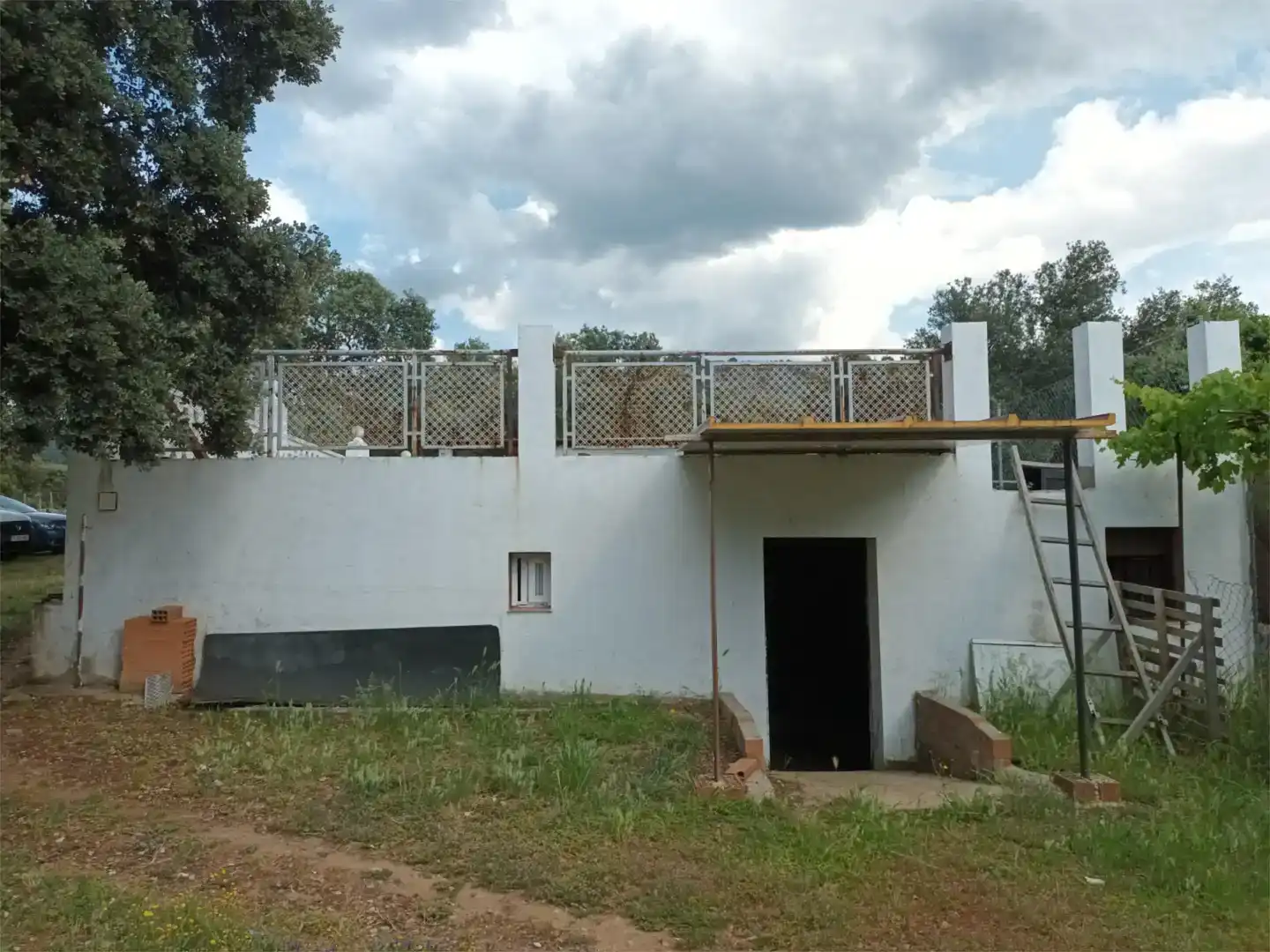 Vista exterior de Finca rústica en venda en Casas del Castañar