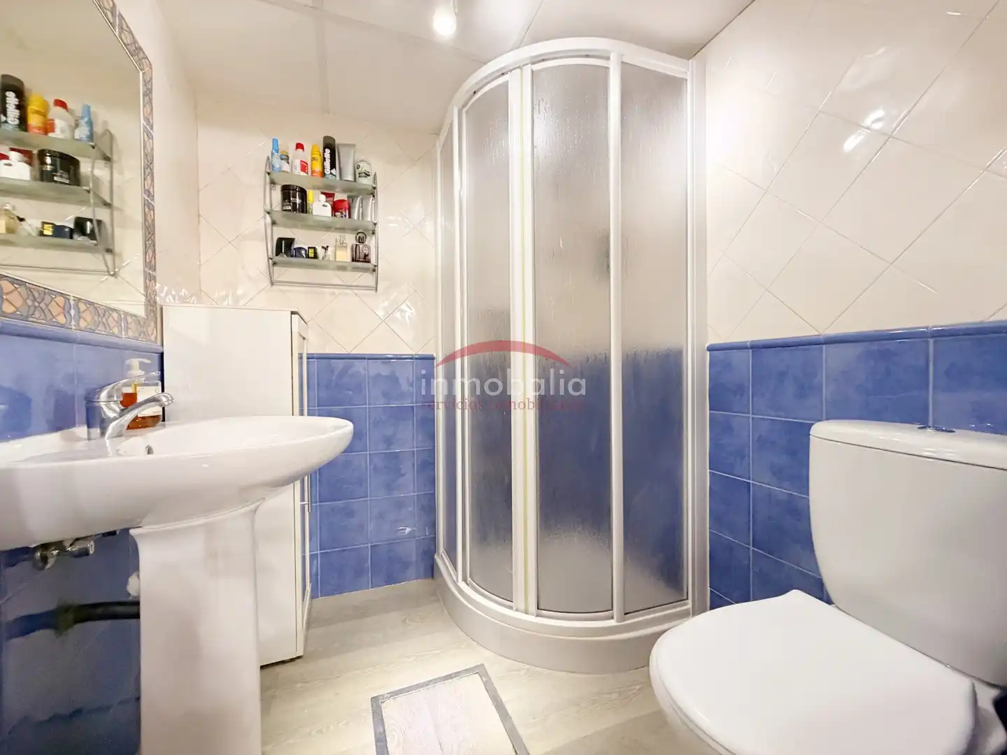 Bathroom of Detached homes for sale in Sevilla  with Air Conditioner, Terrace and Storage room