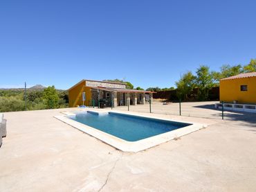 Casa rústica con piscina en venta en Camino Almorox