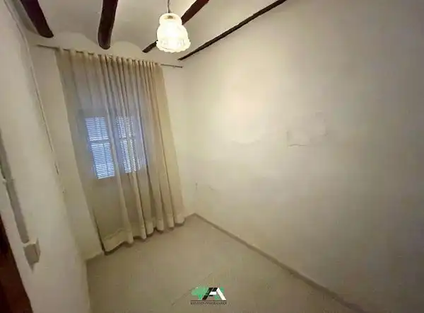 Dormitori de Casa o xalet en venda en Lupión