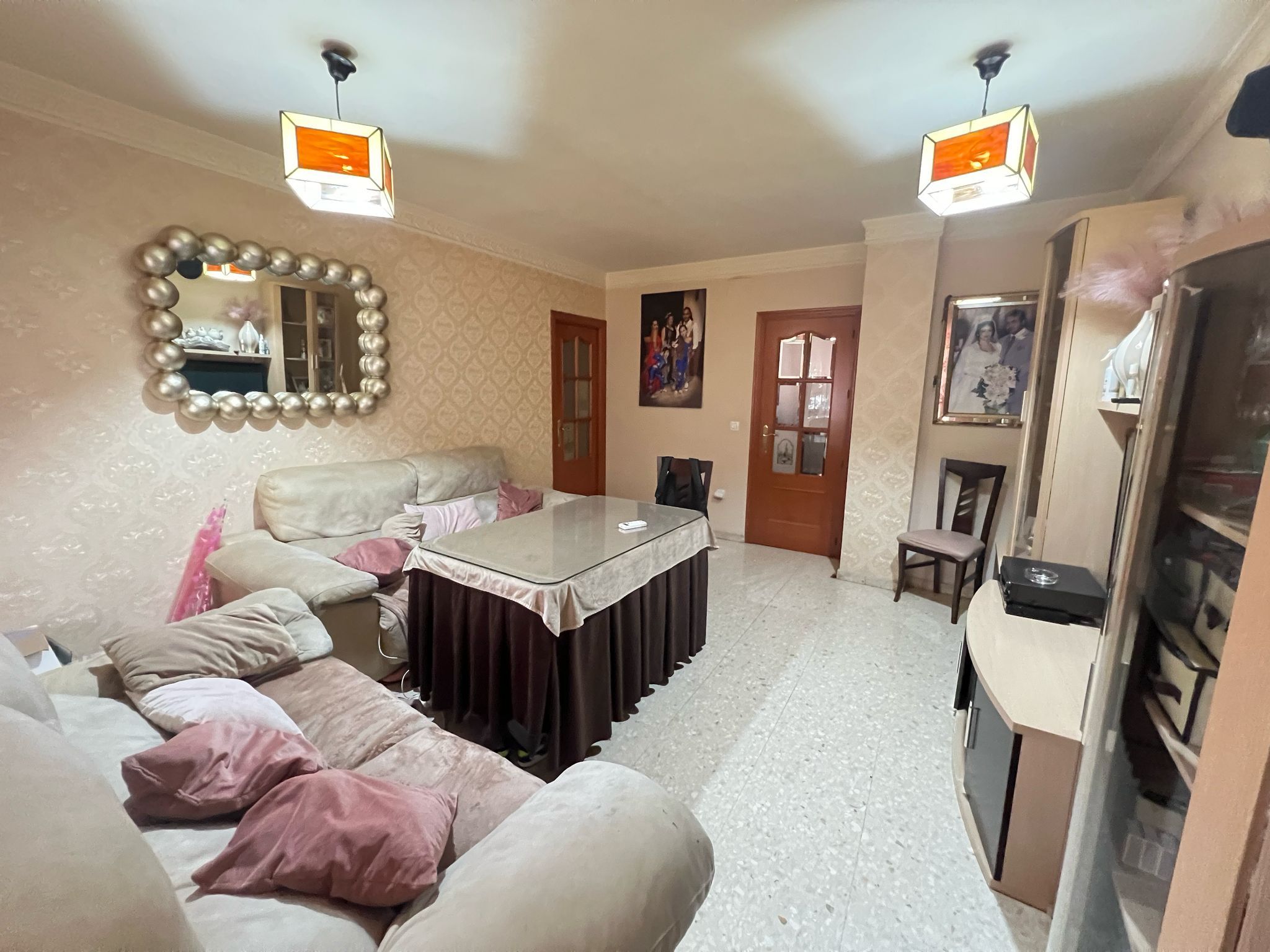Sala d'estar de Pis en venda en Dos Hermanas amb Traster i Piscina