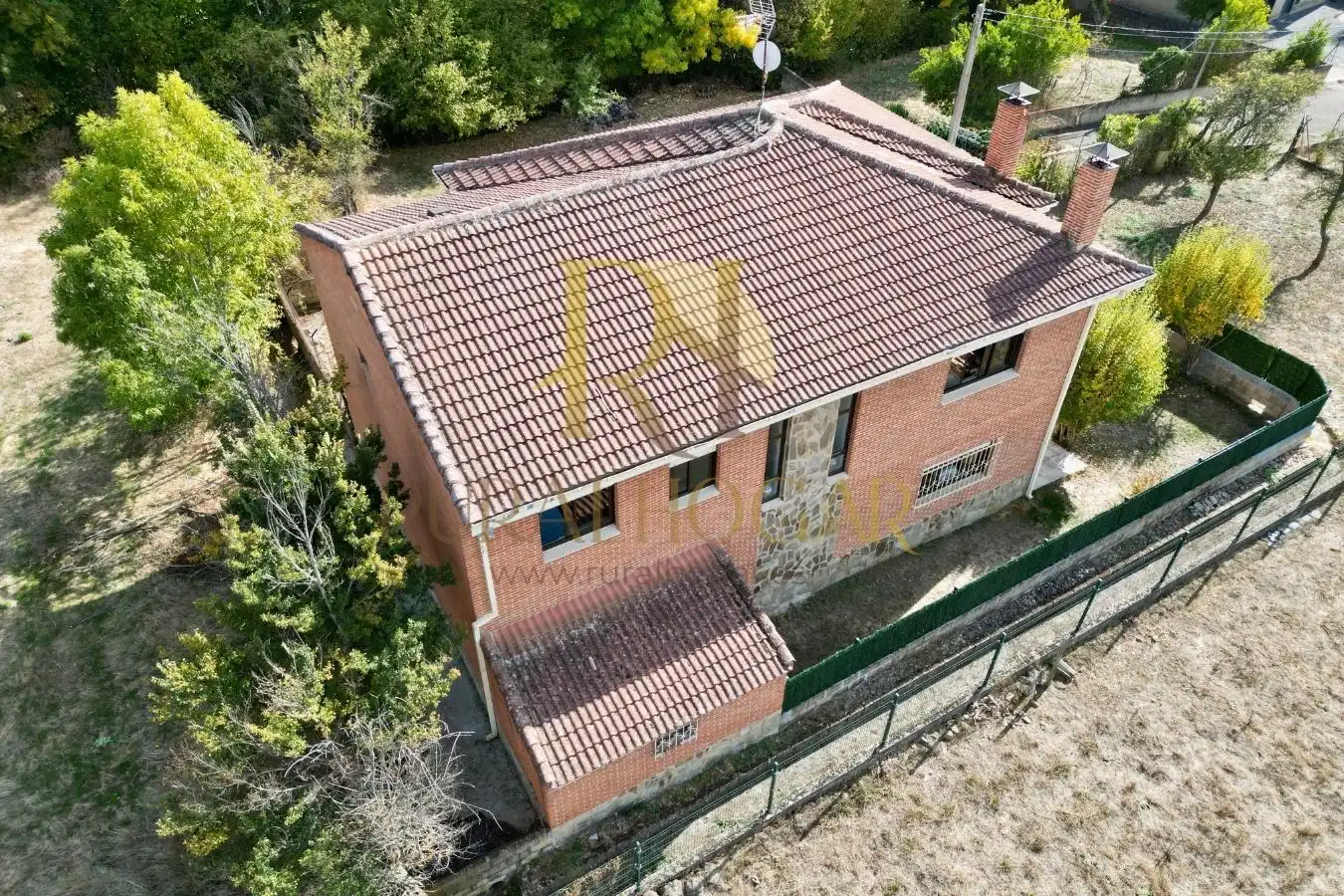 Vista exterior de Casa o chalet en venta en Matallana de Torío con Terraza