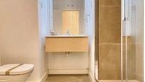 Bathroom of Duplex for sale in  Madrid Capital  with Air Conditioner, Heating and Furnished