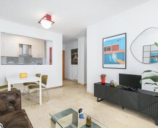 Living room of Flat for sale in  Barcelona Capital  with Heating, Private garden and Balcony