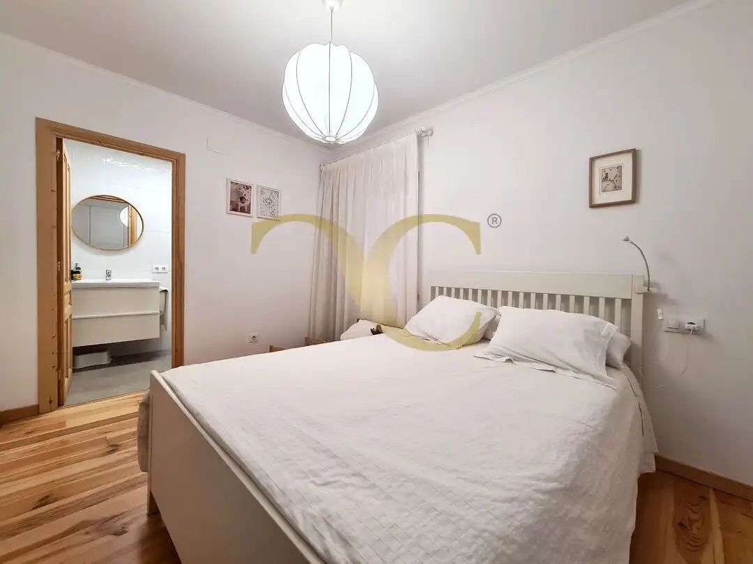 Habitación de Piso en venta en Gijón  con Calefacción, Terraza y Balcón
