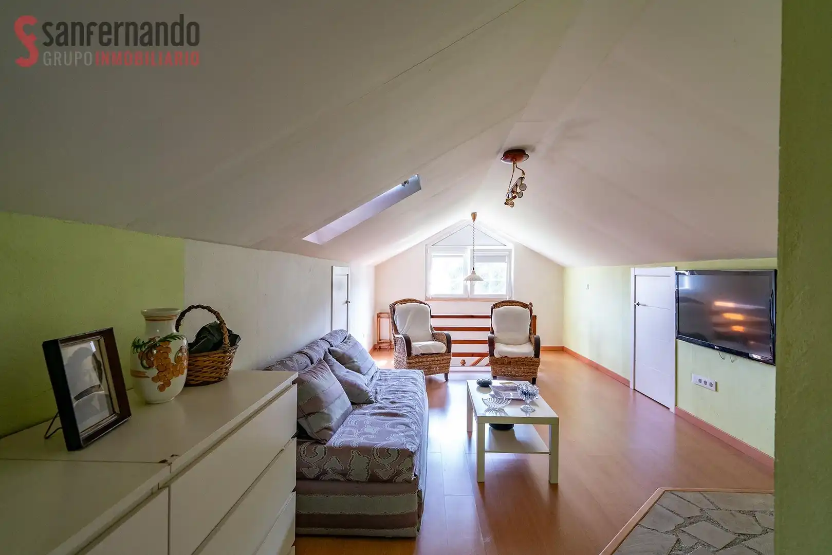 Sala d'estar de Casa o xalet en venda en Cartes amb Calefacció, Jardí privat i Terrassa