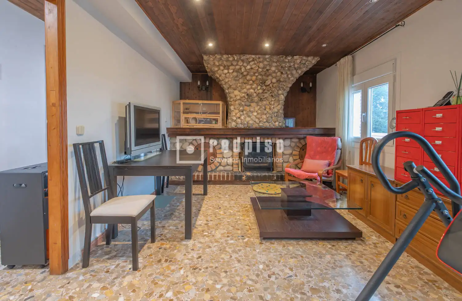 Sala d'estar de Casa o xalet en venda en Casarrubios del Monte amb Calefacció, Jardí privat i Terrassa