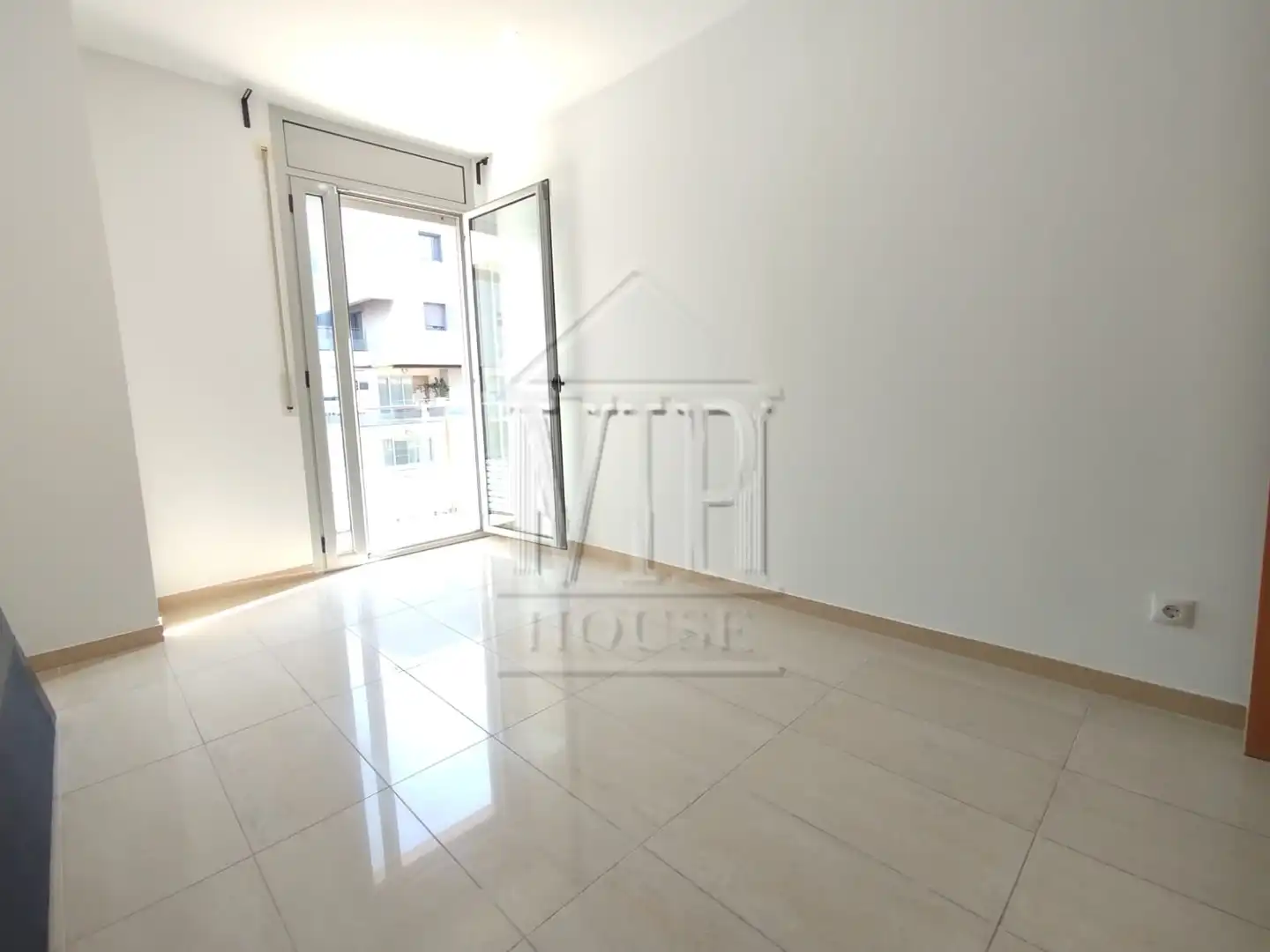 Balcony of Flat for sale in Badalona  with Air Conditioner, Heating and Furnished