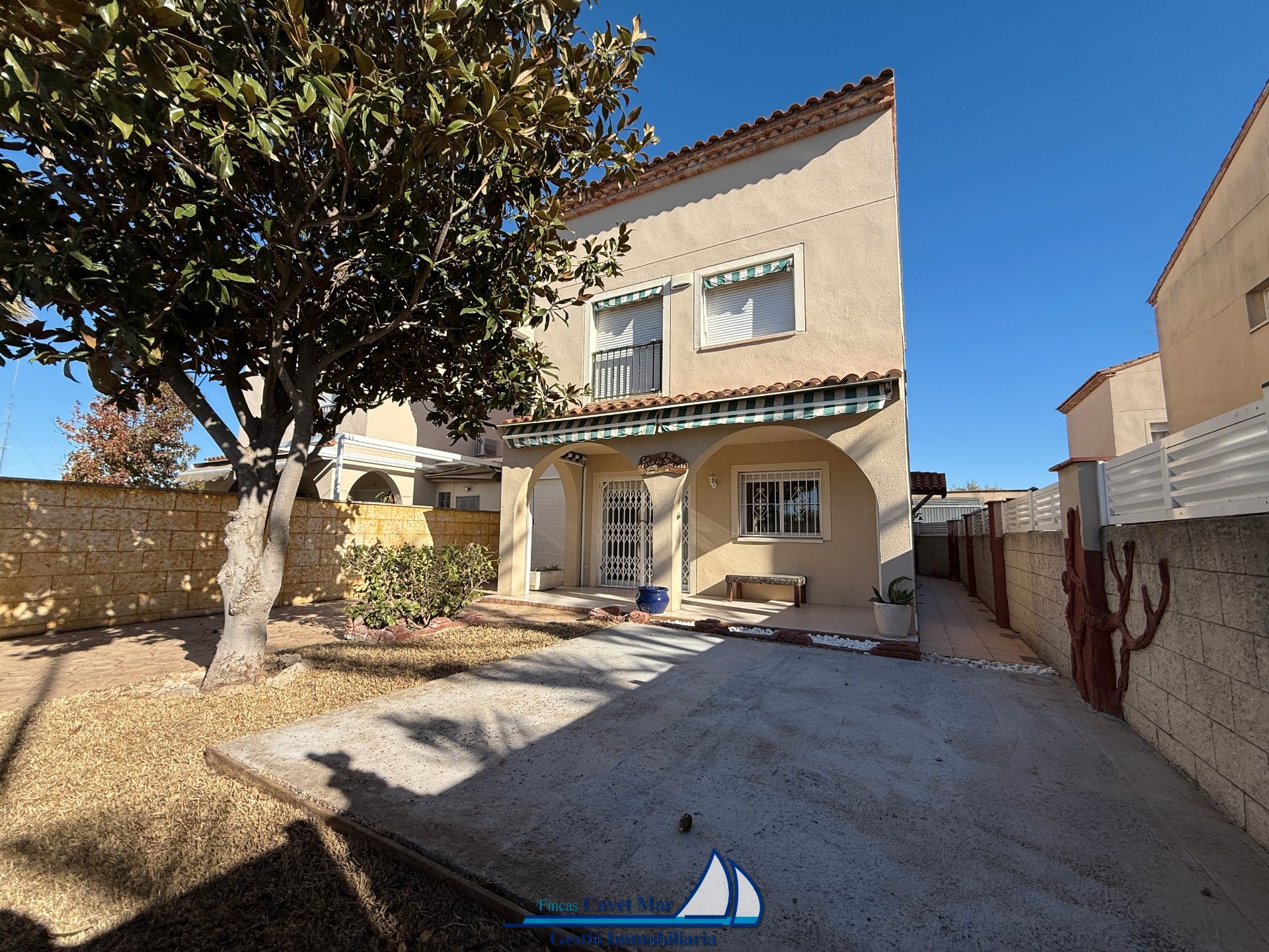 Vista exterior de Casa o chalet en venta en Cambrils con Aire acondicionado, Calefacción y Jardín privado