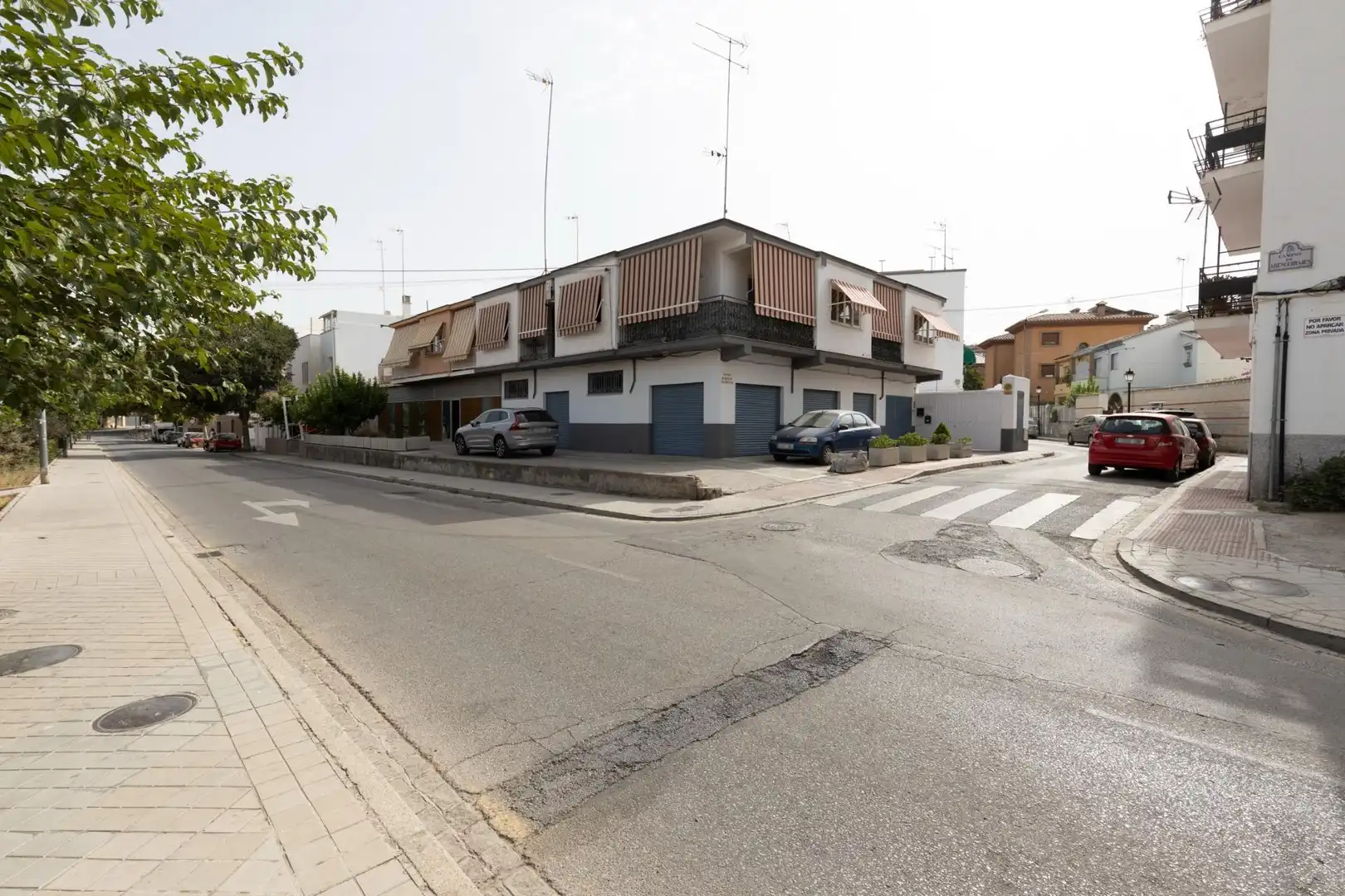 Vista exterior de Pis en venda en Granada amb Balcó