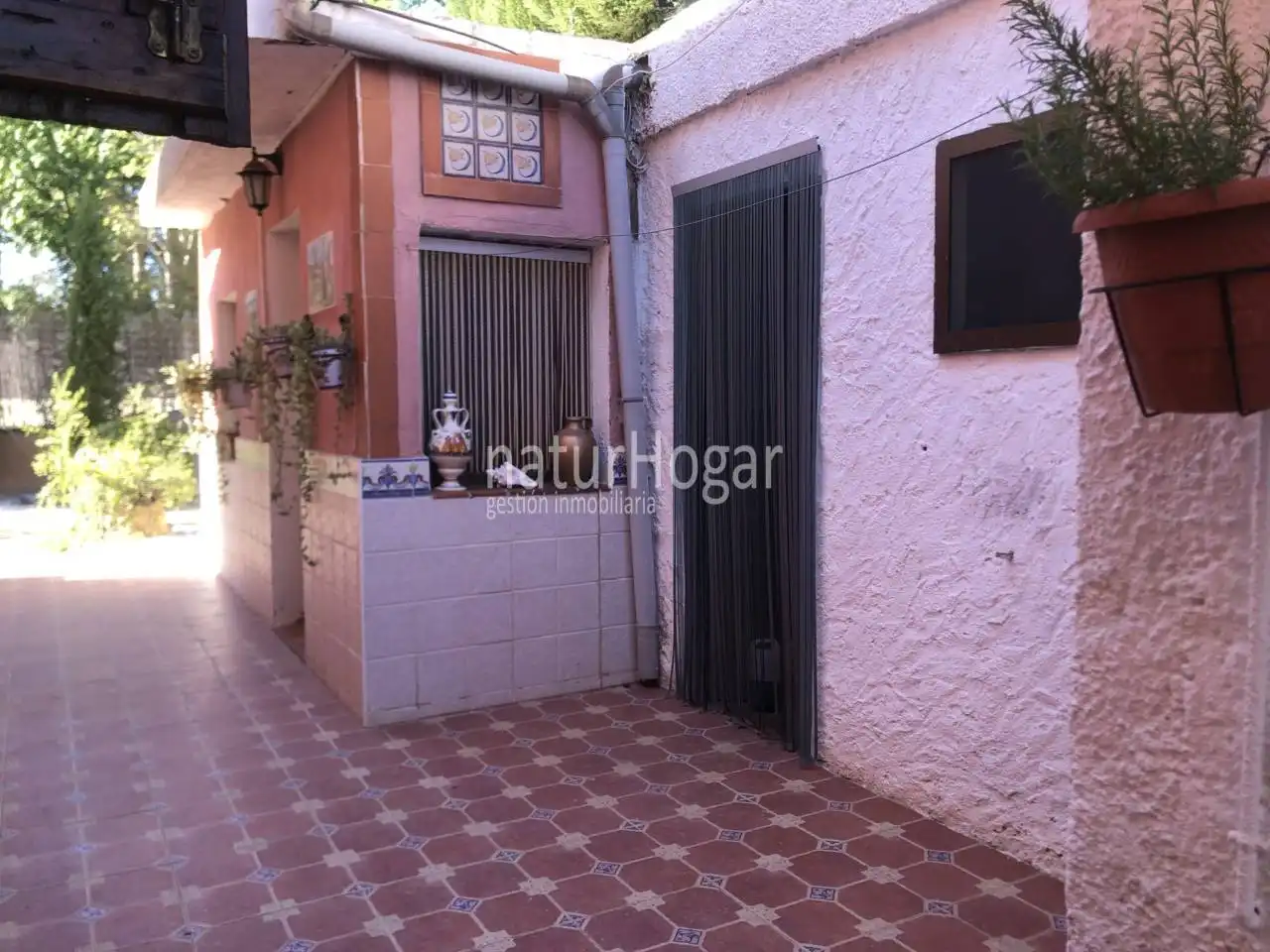 Vista exterior de Casa o xalet de lloguer en Paterna amb Aire condicionat, Calefacció i Jardí privat