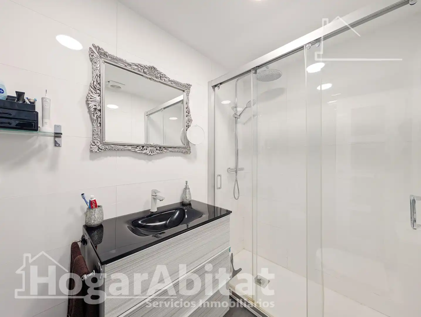 Bathroom of Flat for sale in Elche / Elx  with Air Conditioner, Heating and Parquet flooring