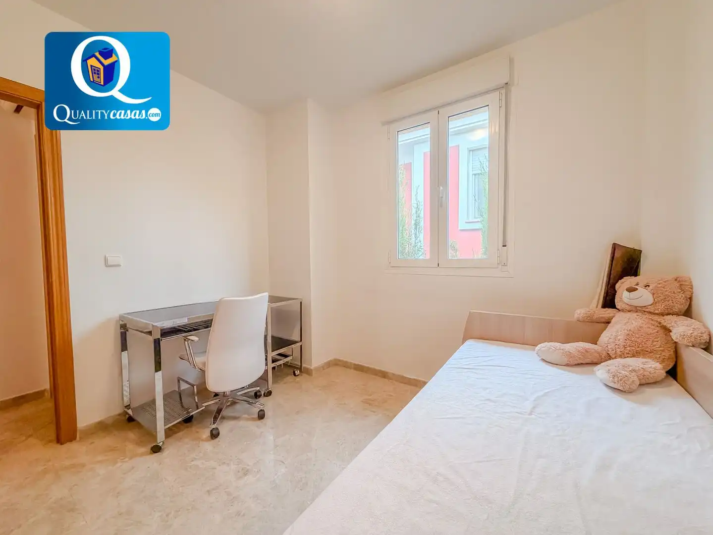 Habitación de Casa adosada en venta en Mutxamel con Aire acondicionado, Terraza y Piscina comunitaria