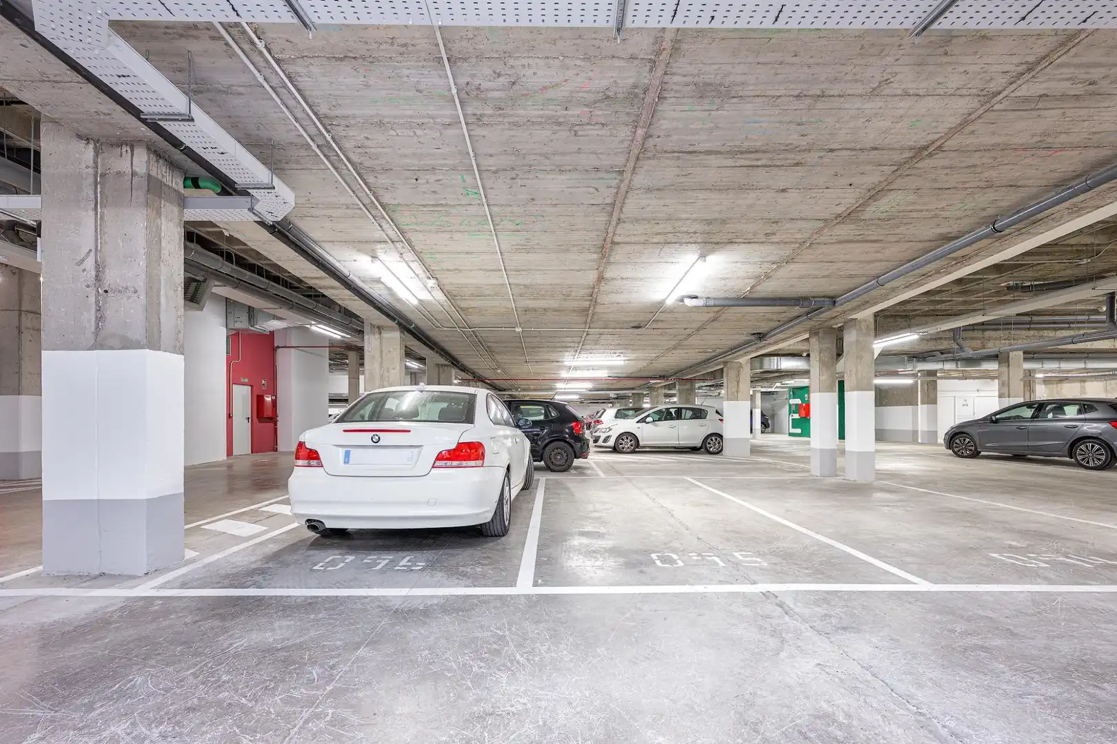Parkplatz von Wohnungen zum Verkauf in Las Palmas de Gran Canaria mit Privatgarten, Terrasse und Abstellraum