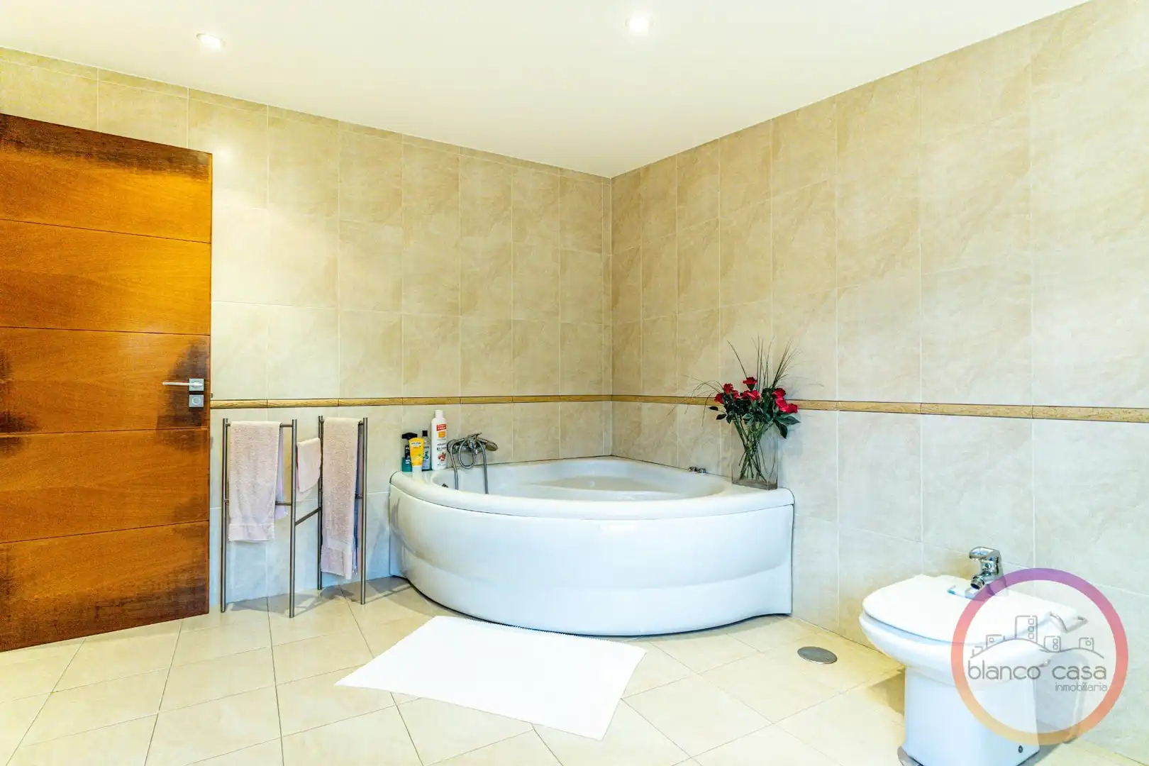 Baño de Casa o chalet en venta en Carballo con Calefacción, Jardín privado y Trastero