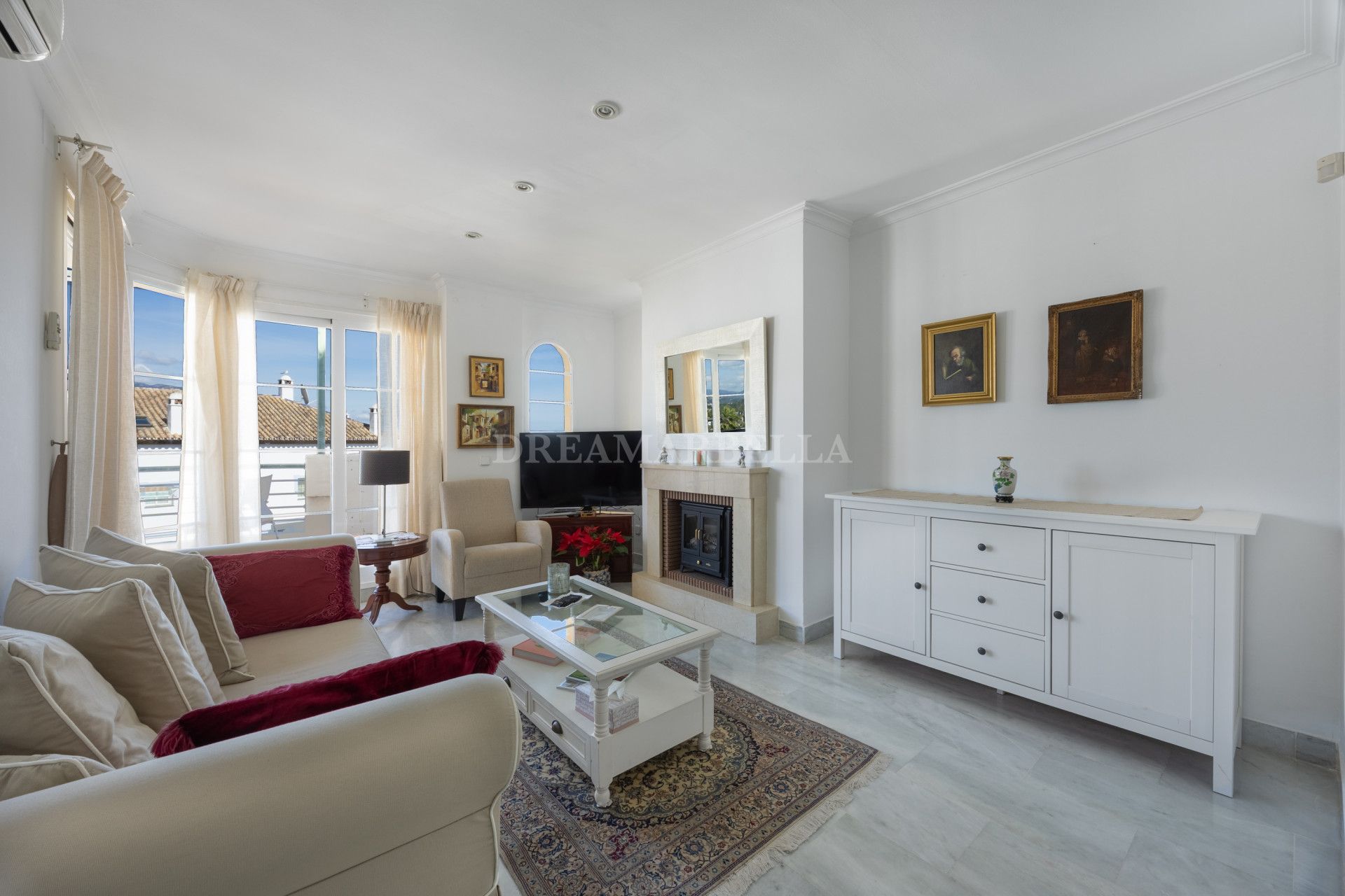 Vista exterior de Apartament en venda en Marbella amb Aire condicionat, Terrassa i Traster