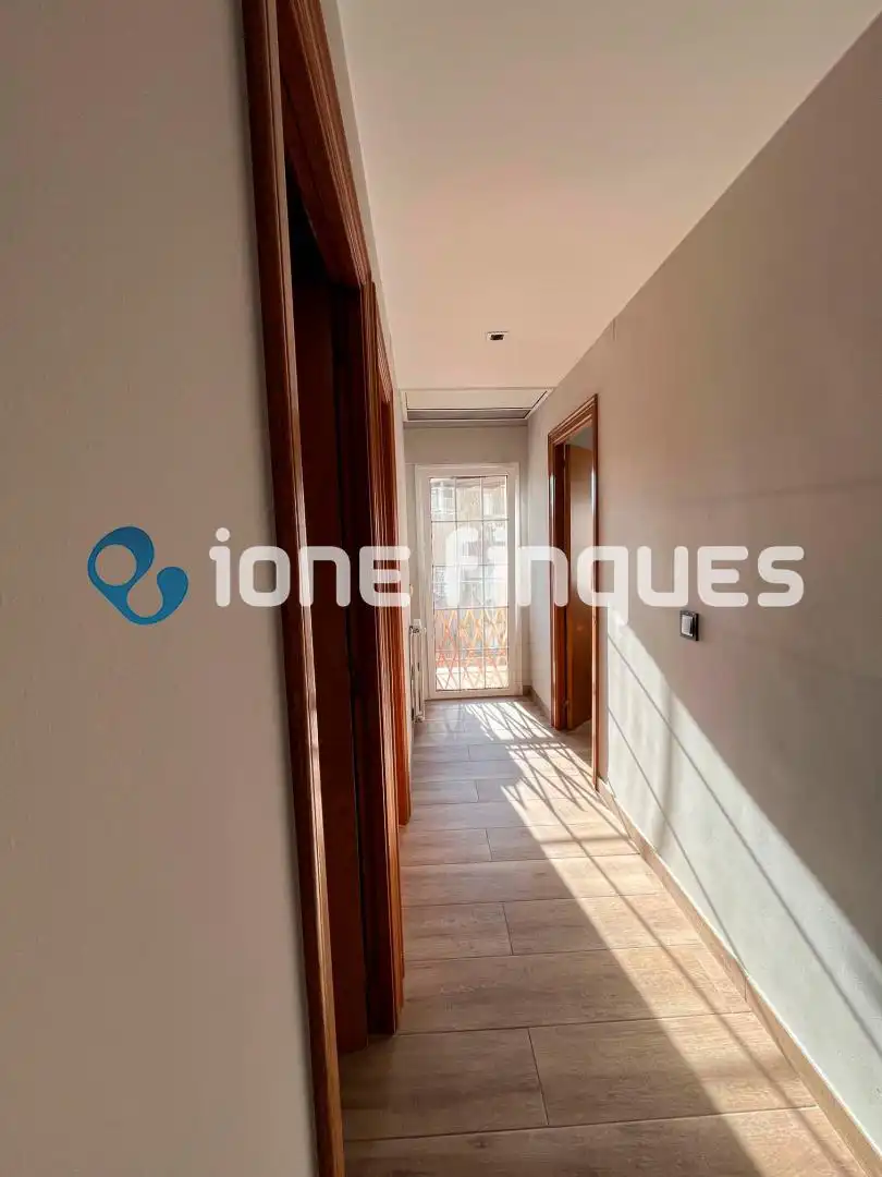 Wohnung zum Verkauf in Terrassa mit Heizung, Balkon und Internet