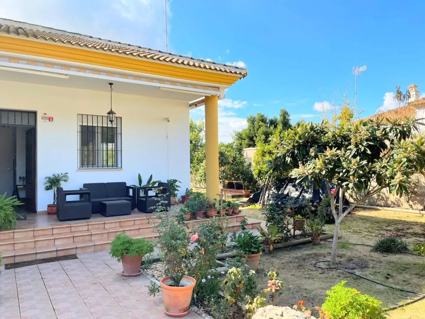 Garden of Houses for sale in Hinojos  with Air Conditioner, Heating and Private garden