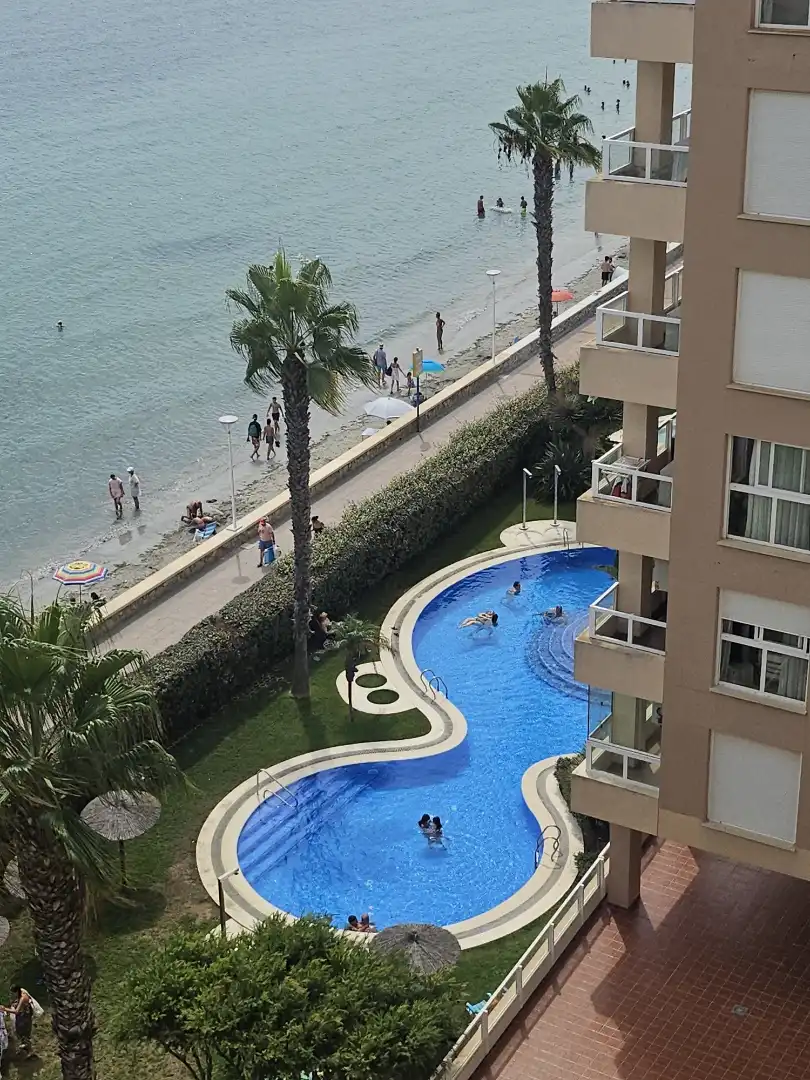 Piscina de Piso en venta en La Manga del Mar Menor con Jardín privado, Terraza y Piscina