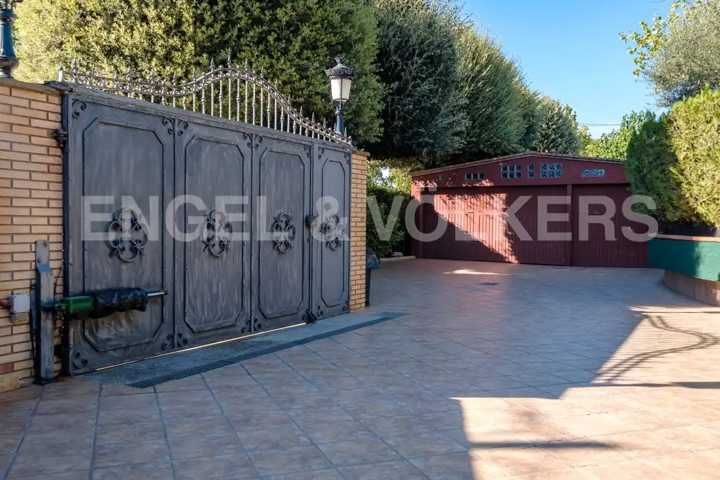 Vista exterior de Casa o xalet en venda en Balaguer amb Jardí privat, Parquet i Piscina