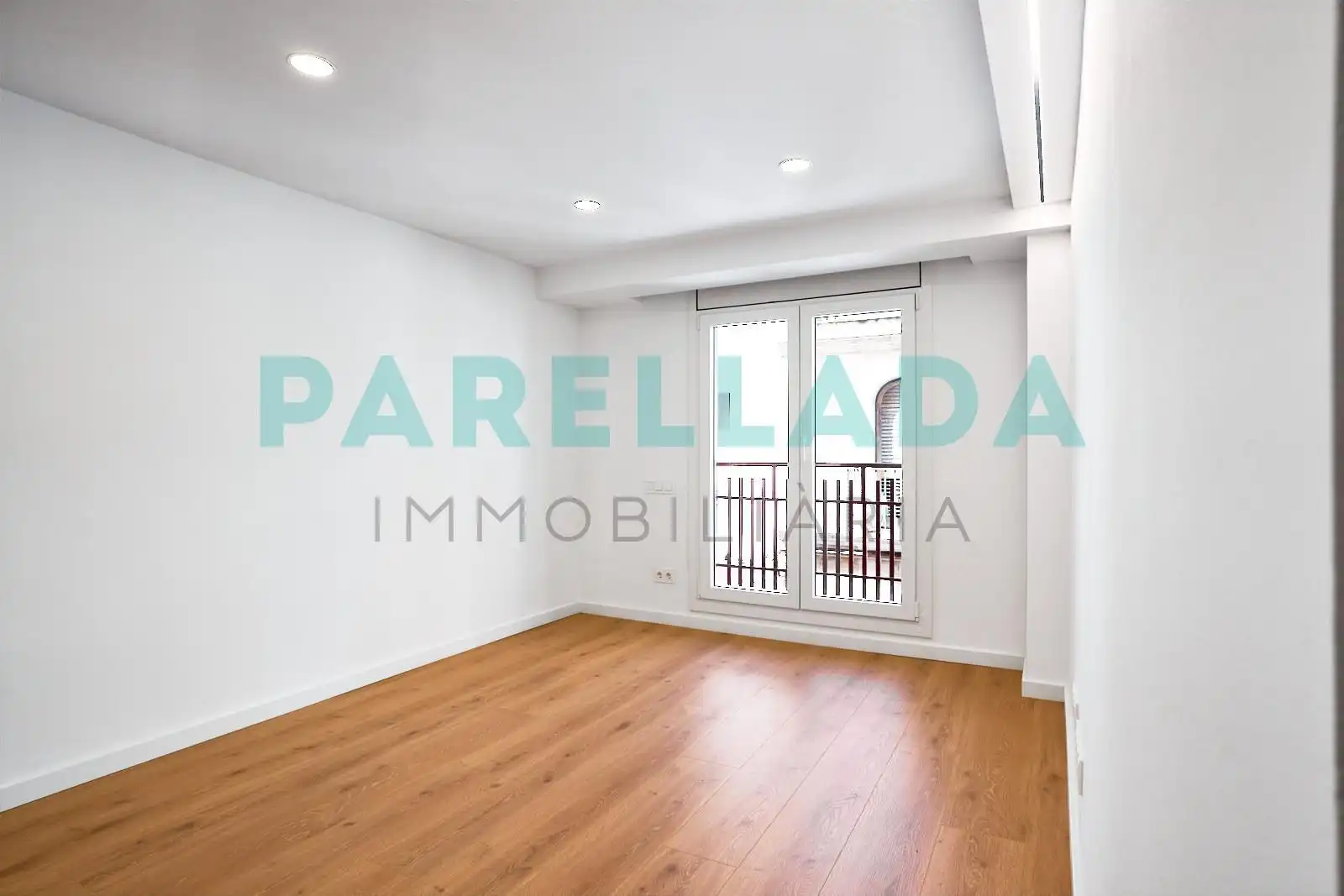 Bedroom of Flat for sale in Badalona  with Air Conditioner, Heating and Parquet flooring