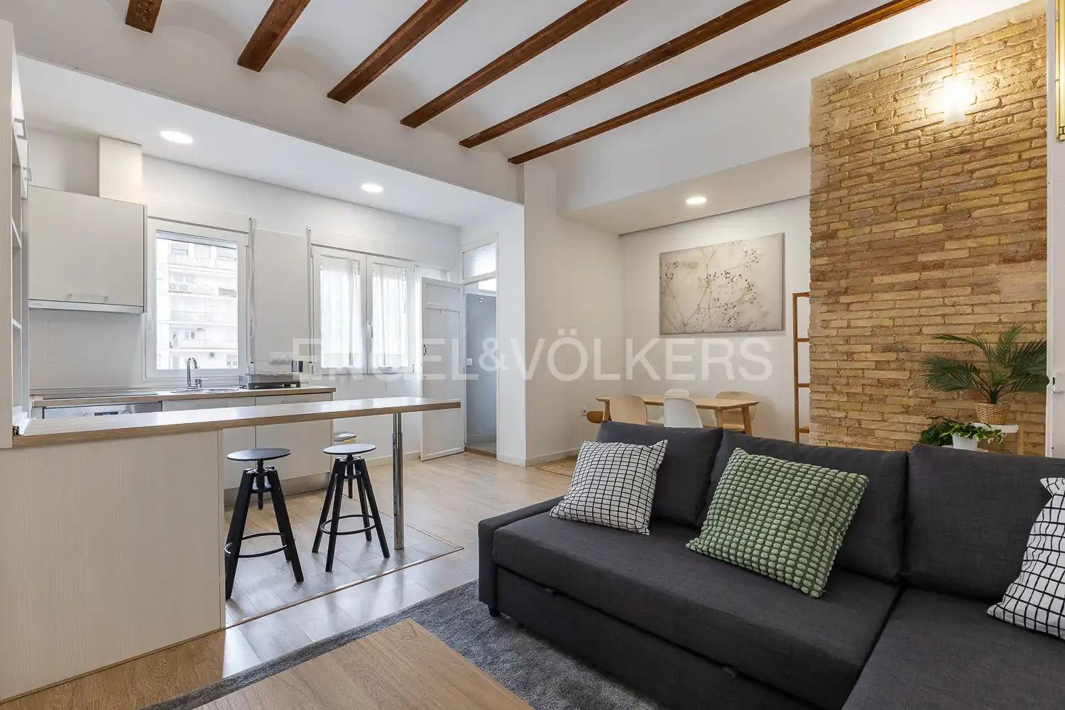 Exterior view of Flat for rent in Valencia  with Air Conditioner, Heating and Parquet flooring