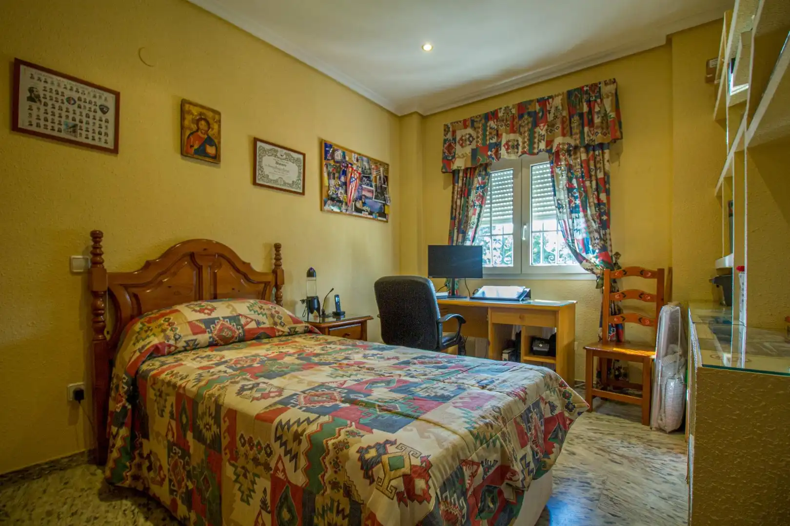 Dormitori de Casa o xalet en venda en Badajoz amb Aire condicionat, Jardí privat i Terrassa