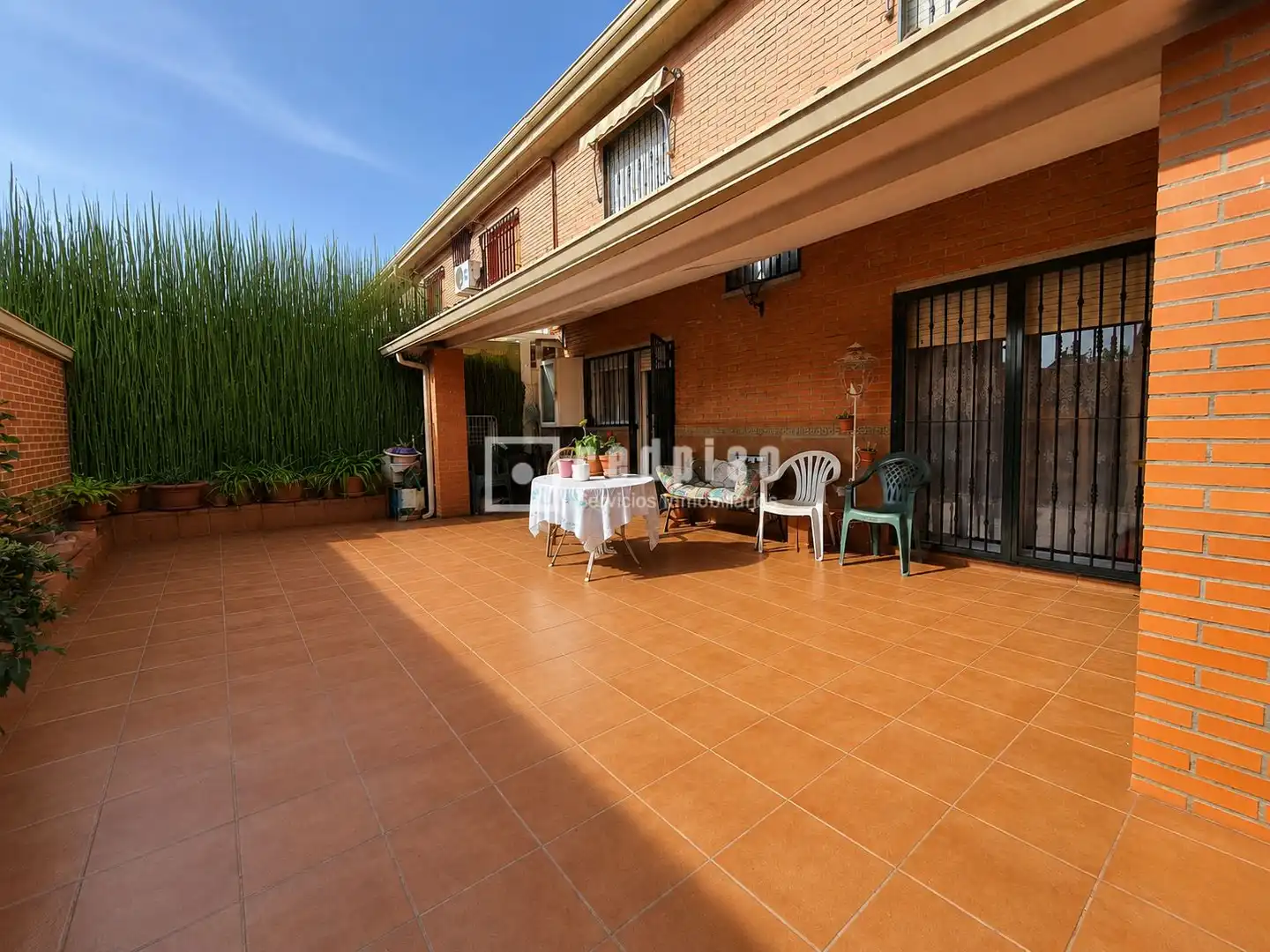 Villa con giardino in vendita a Sector 3
