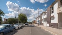 Vista exterior de Casa o xalet en venda en  Granada Capital amb Aire condicionat, Calefacció i Jardí privat