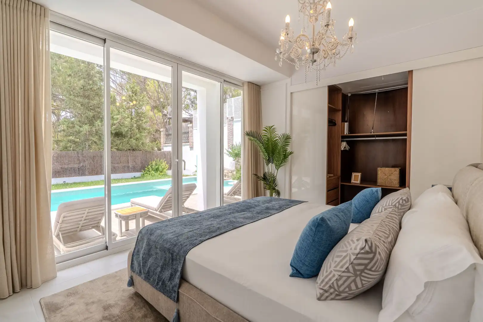 Dormitori de Casa o xalet de lloguer en Marbella amb Aire condicionat, Calefacció i Jardí privat