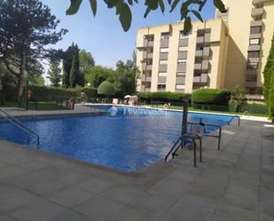 Piscina de Pis en venda en  Madrid Capital amb Calefacció i Piscina comunitària