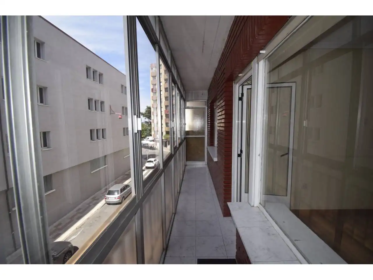 Vista exterior de Pis en venda en León Capital  amb Calefacció, Parquet i Terrassa
