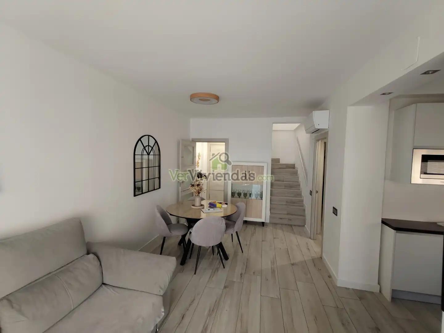 Living room of Duplexes for sale in Terrassa  with Air Conditioner, Heating and Parquet flooring