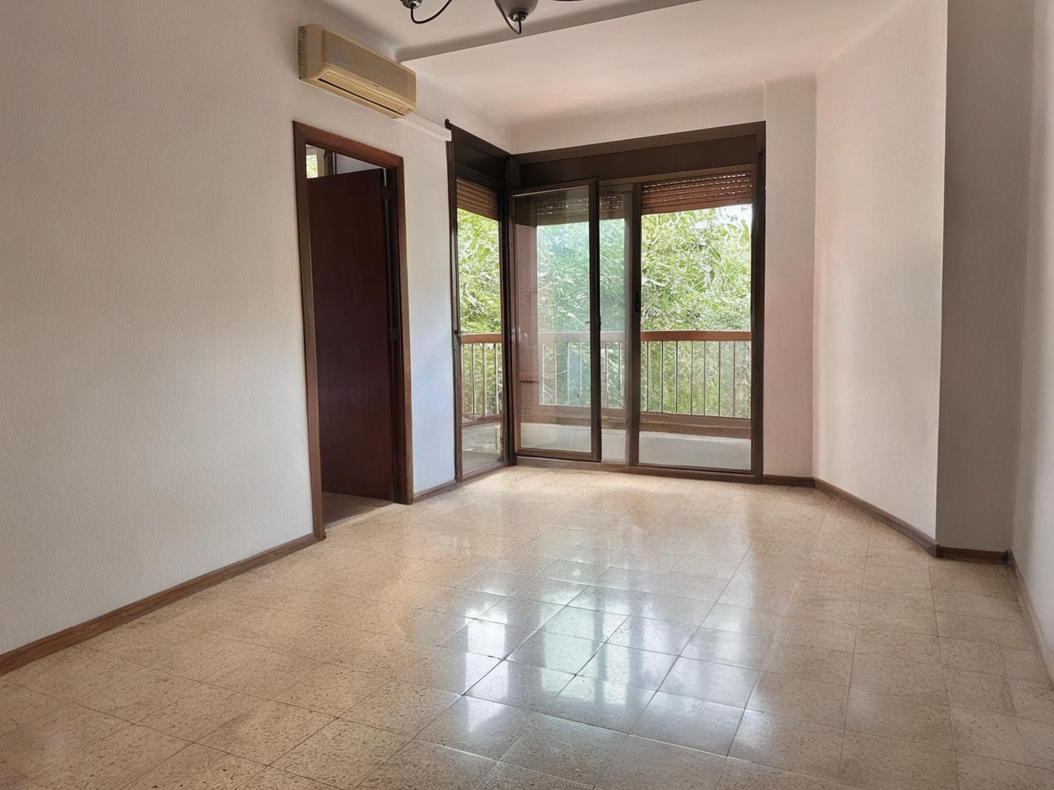 Bedroom of Flat for sale in  Barcelona Capital  with Balcony