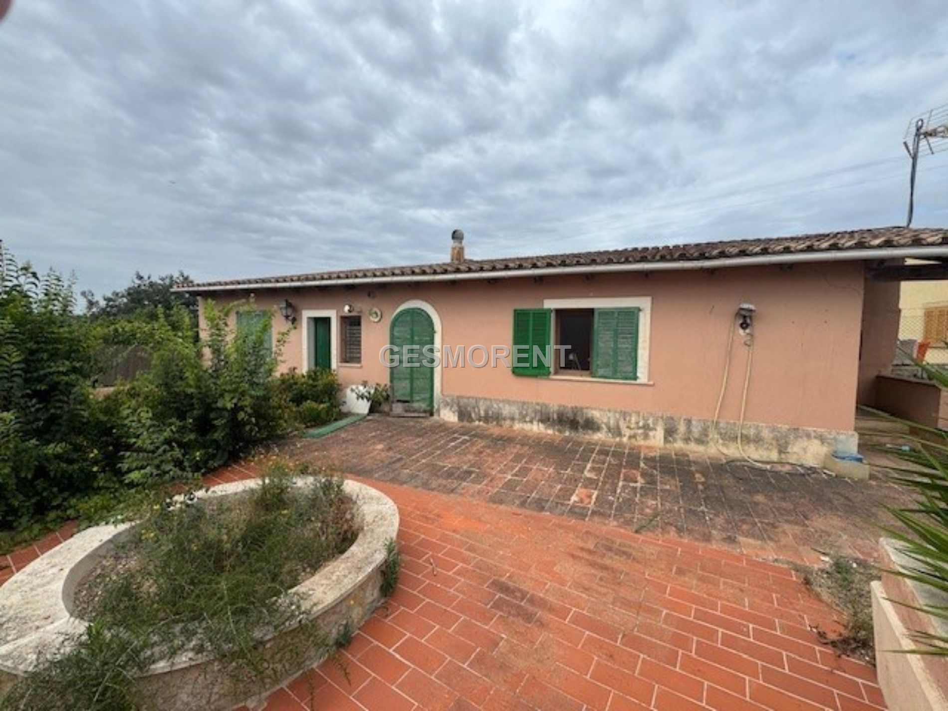 Country house for sale