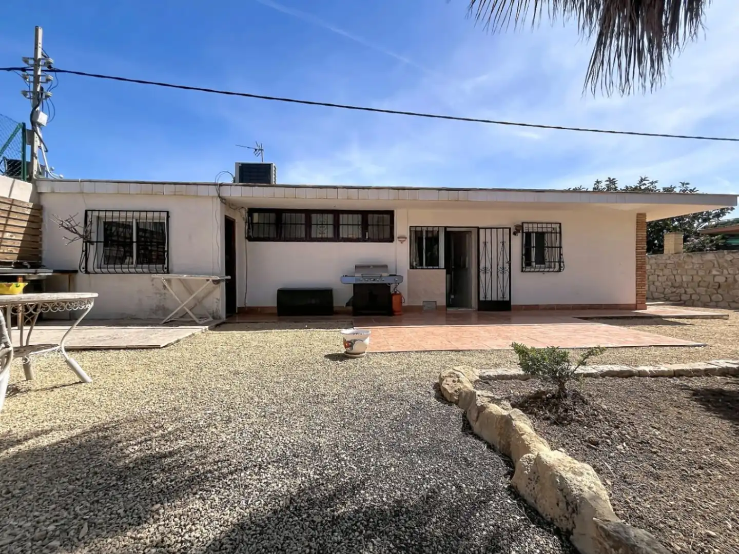 Vista exterior de Casa o xalet en venda en Benidorm amb Aire condicionat, Calefacció i Jardí privat