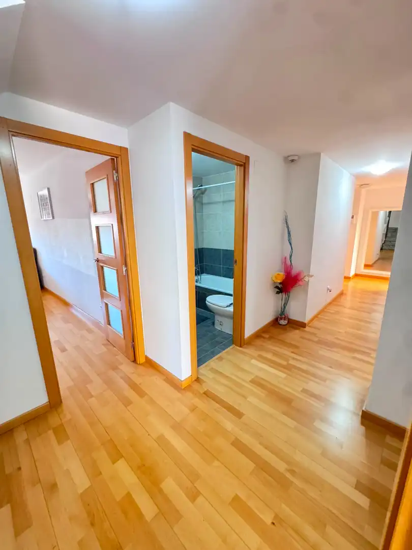 Maisonette zum Verkauf in La Muela mit Klimaanlage, Heizung und Privatgarten