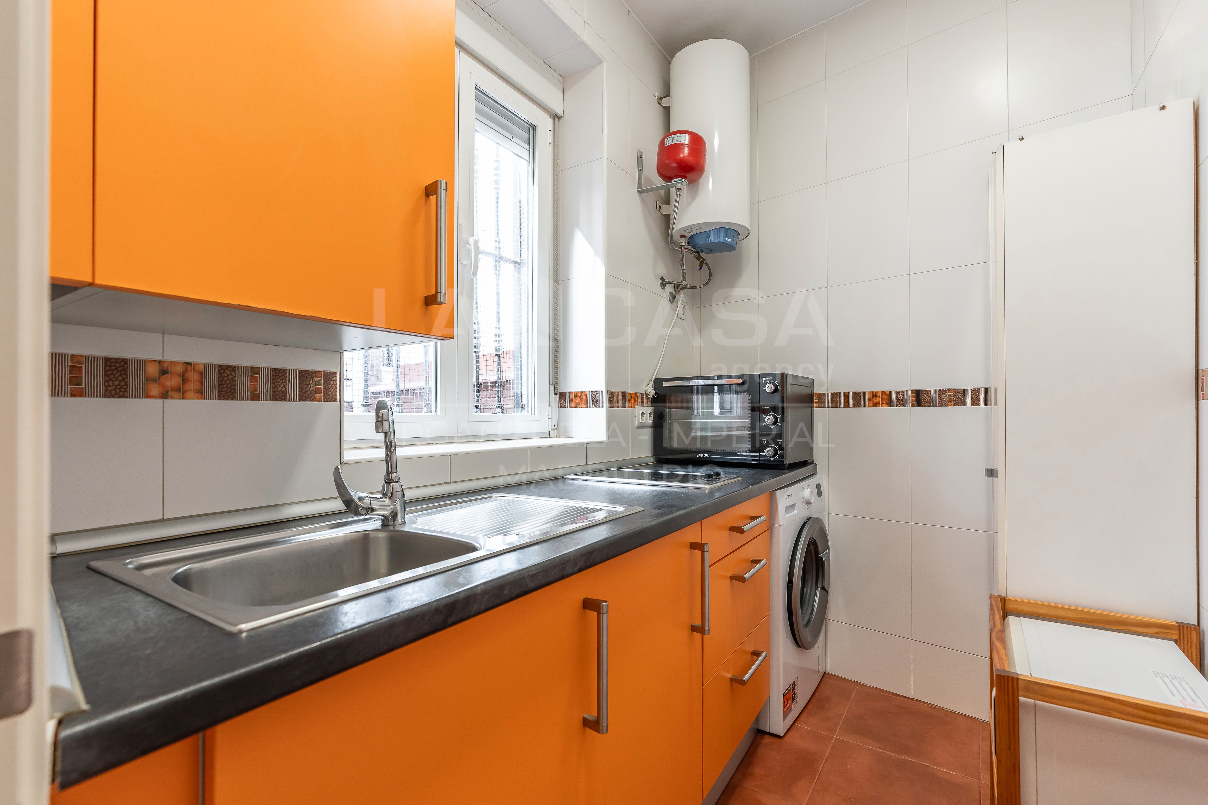 Kitchen of Flat for sale in  Madrid Capital  with Heating