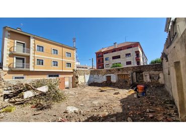 Terreno rústico en venta en Calle SANTA CLARA 93