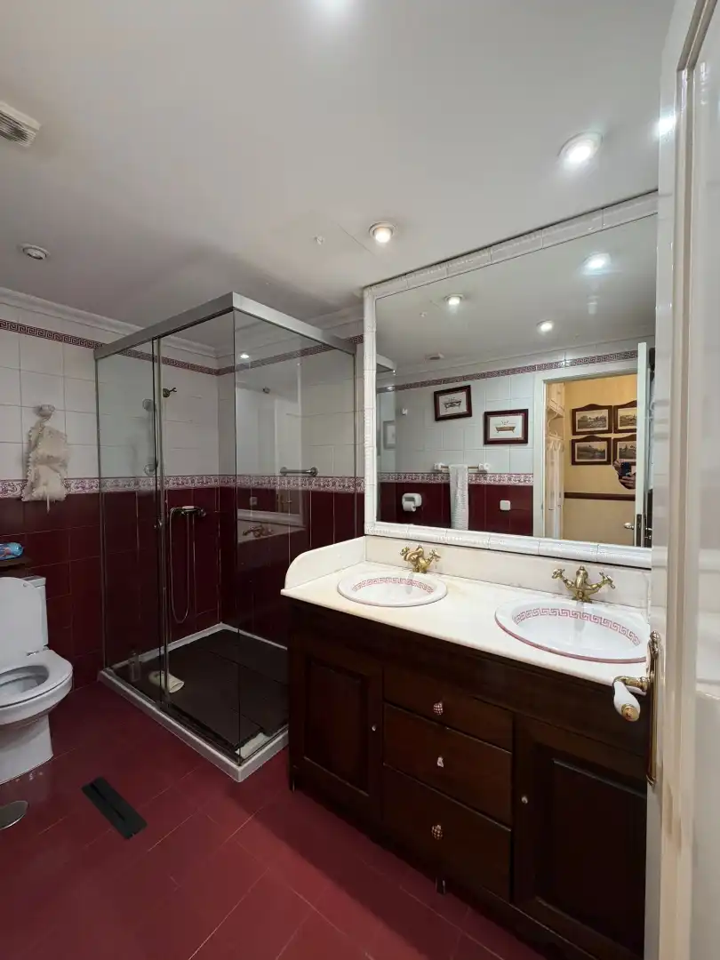 Bathroom of Flat for sale in A Coruña Capital   with Heating, Parquet flooring and Storage room