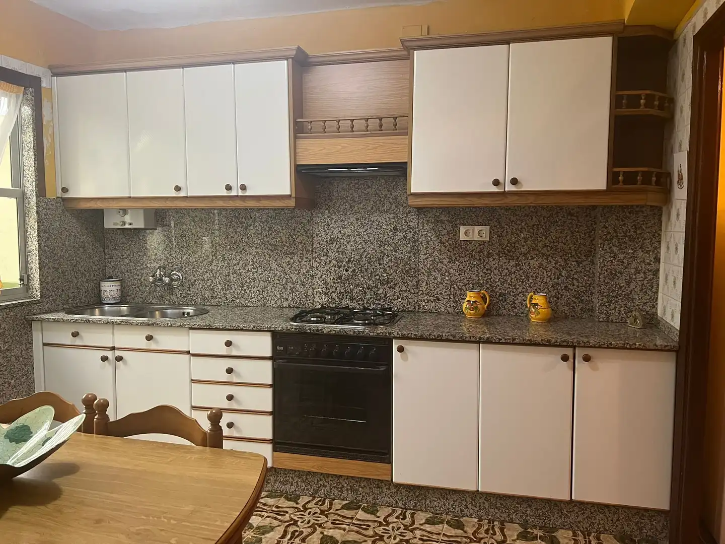 Küche von Einfamilien-Reihenhaus zum Verkauf in Valdoviño mit Heizung, Terrasse und Abstellraum