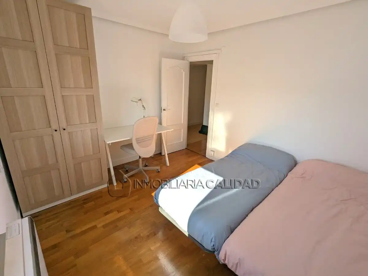 Habitación de Piso de alquiler en Burgos con Calefacción y Amueblado