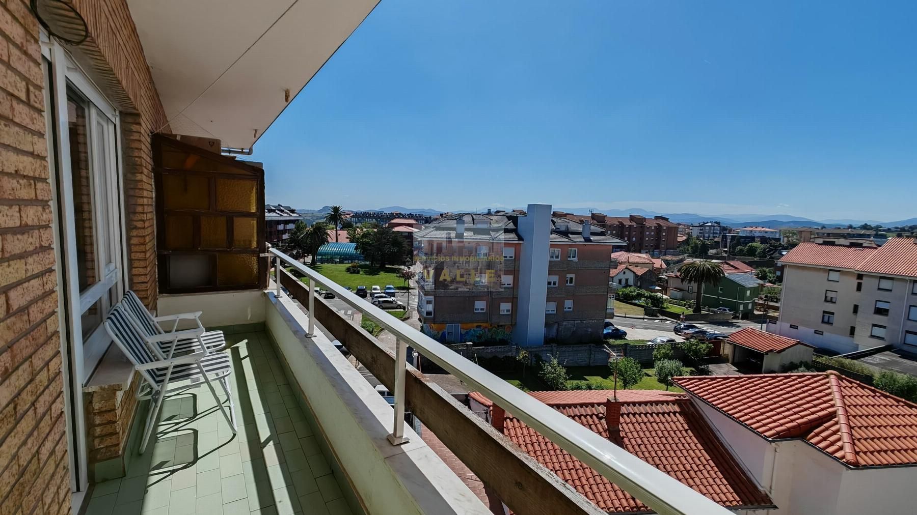 Terraza de Piso de alquiler en Suances con Amueblado y Balcón