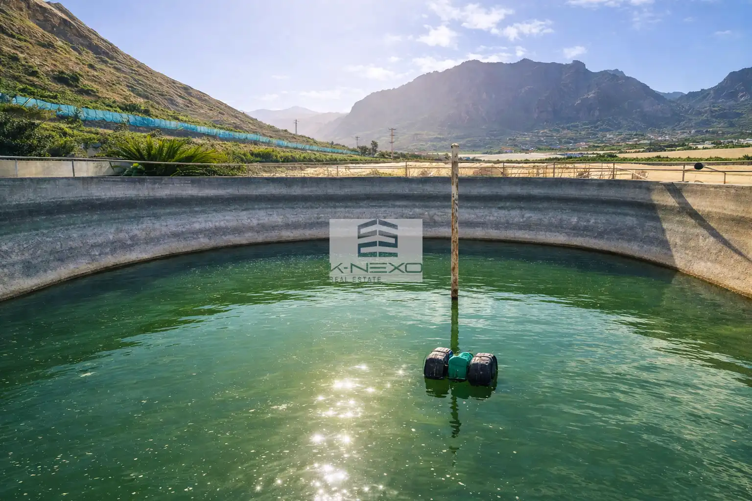 Piscina de Casa adosada en venda en Buenavista del Norte